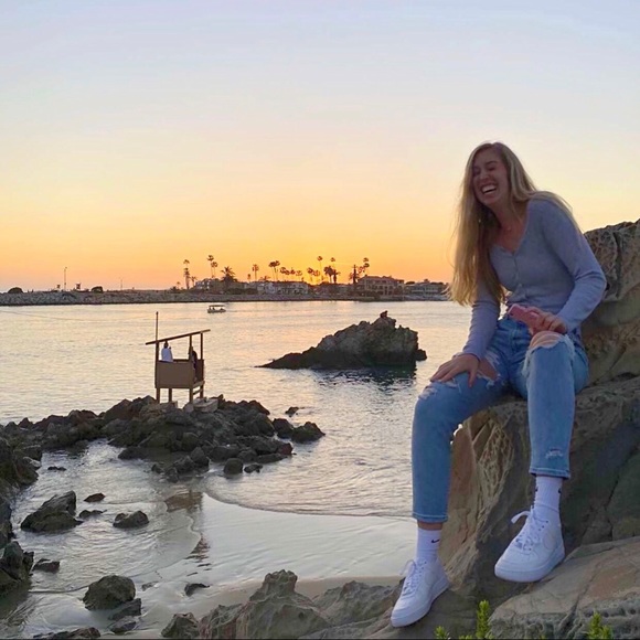 Meet your Posher, Lauren - Picture 1 of 1